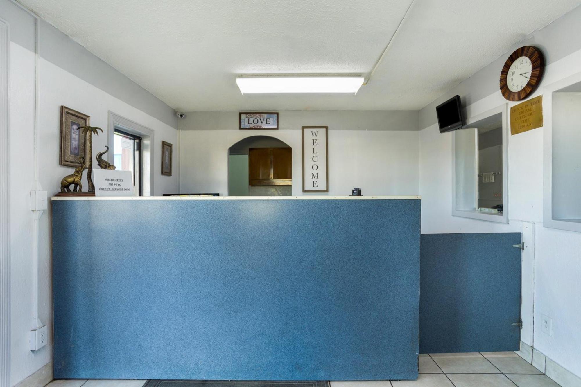 Oyo Hotel Pensacola I-10 & Hwy 29 Ferry Pass Экстерьер фото
