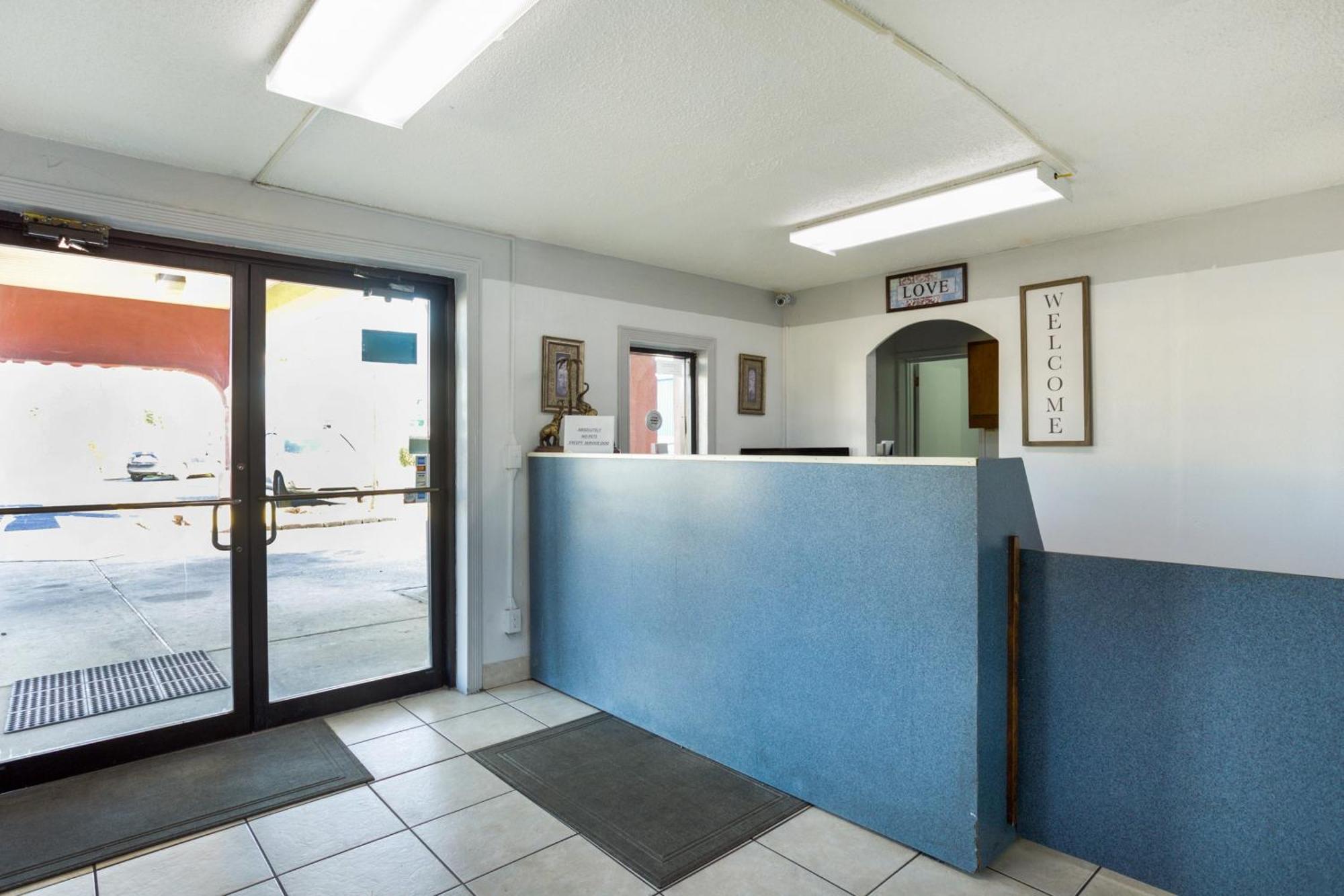 Oyo Hotel Pensacola I-10 & Hwy 29 Ferry Pass Экстерьер фото