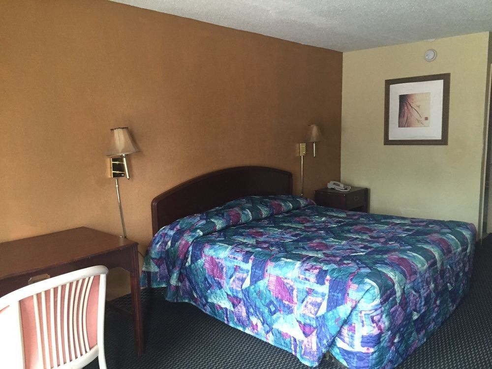 Oyo Hotel Pensacola I-10 & Hwy 29 Ferry Pass Экстерьер фото